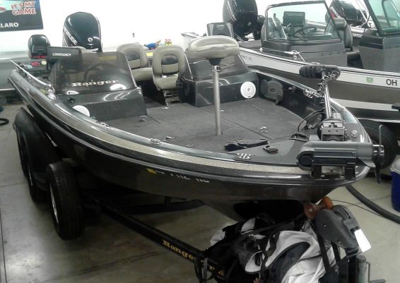 2003 Ranger 620VS DC - Evinrude 225 E-Tec + Merc 9.9 - VIc's Sports ...