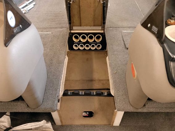 2006-Crestliner-1850-Fish-Hawk-Mercury-90-4S-16