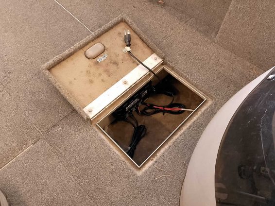 2006-Crestliner-1850-Fish-Hawk-Mercury-90-4S-17