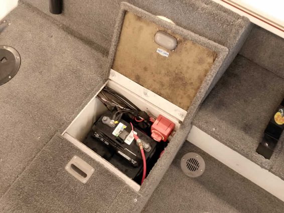 2006-Crestliner-1850-Fish-Hawk-Mercury-90-4S-31