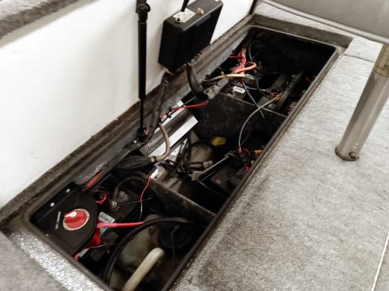 1996-Ranger-487VS-Comanche-SC-Mercury-200-EFI-38