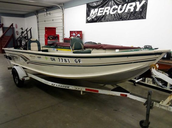 2001 Alumacraft Lunker V16 LTD - Tohatsu 9.9 Four Stroke Tiller