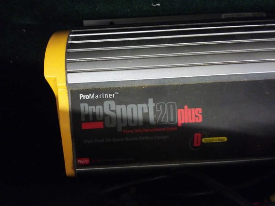 2001-Alumacraft-Lunker-V16-LTD-Tohatsu-99tiller-7