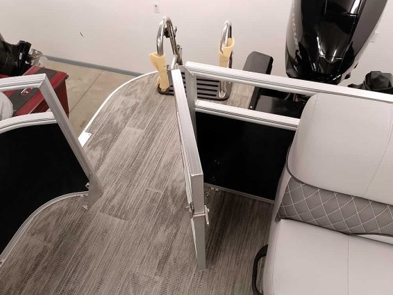 2024-Ranger-Reata-223C-Mercury-200-4S-blkblk-10