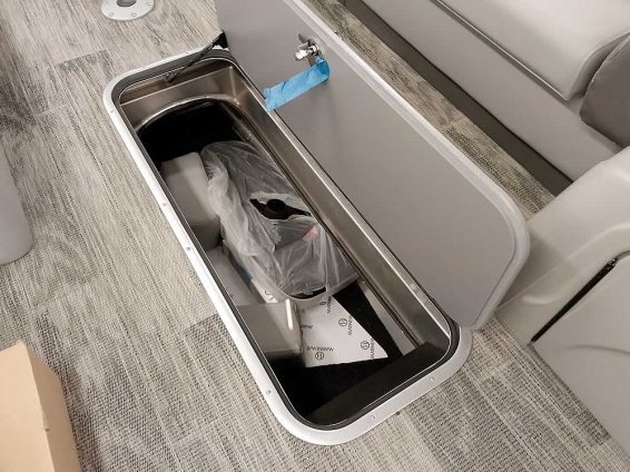 2024-Ranger-Reata-223C-Mercury-200-4S-blkblk-16