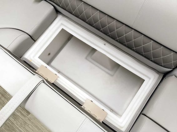 2024-Ranger-Reata-223C-Mercury-200-4S-blkblk-21