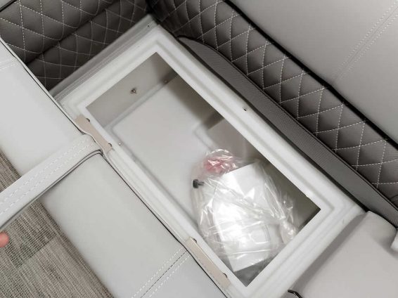 2024-Ranger-Reata-223C-Mercury-200-4S-blkblk-24