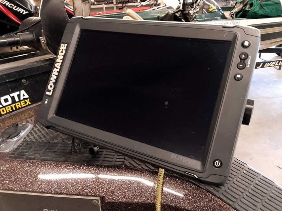 1993-Ranger-690-Fisherman-SC-Mercury-150-4S-21