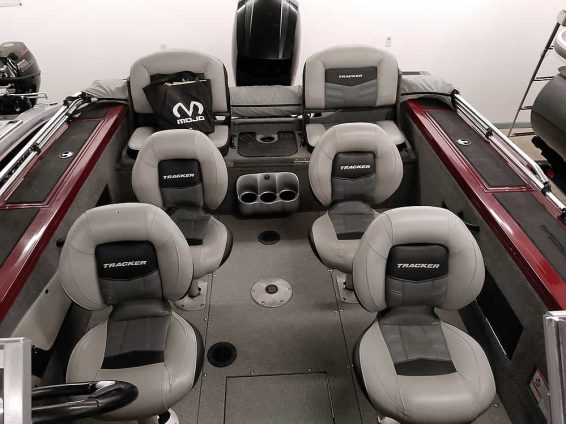 2018-Tracker-Targa-V18-WT-Mercury-150-4S-16