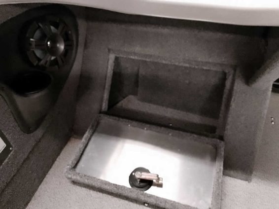 2018-Tracker-Targa-V18-WT-Mercury-150-4S-19