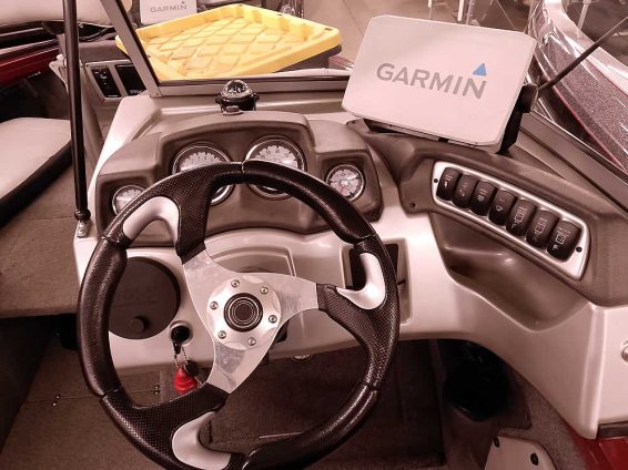 2018-Tracker-Targa-V18-WT-Mercury-150-4S-23