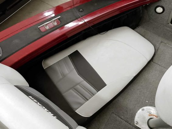 2018-Tracker-Targa-V18-WT-Mercury-150-4S-39