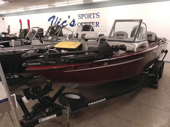 2018-Tracker-Targa-V18-WT-Mercury-150-4S-40