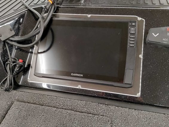 2026-Ranger-620XFS-Mercury-300XS-15K-17