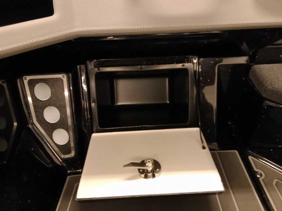 2026-Ranger-620xFS-Pro-Whiteout-Mercury-300-XS4S-21