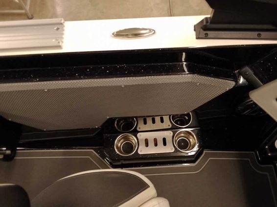 2026-Ranger-620xFS-Pro-Whiteout-Mercury-300-XS4S-22