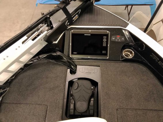 2026-Ranger-620xFS-Pro-Whiteout-Mercury-300-XS4S-9