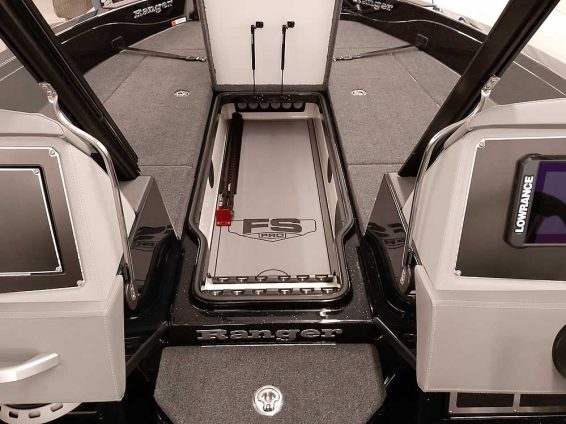 2026-Ranger-622FS-Blackout-Mercury-400-Verado-4S-12
