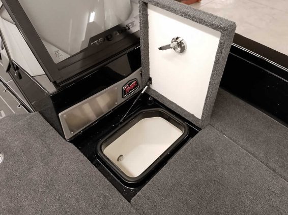 2026-Ranger-622FS-Blackout-Mercury-400-Verado-4S-16