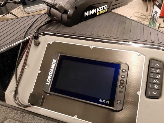 2026-Ranger-622FS-Blackout-Mercury-400-Verado-4S-19