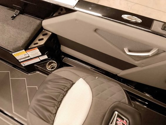 2026-Ranger-622FS-Blackout-Mercury-400-Verado-4S-24