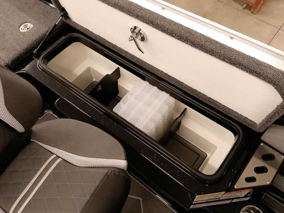 2026-Ranger-622FS-Blackout-Mercury-400-Verado-4S-32