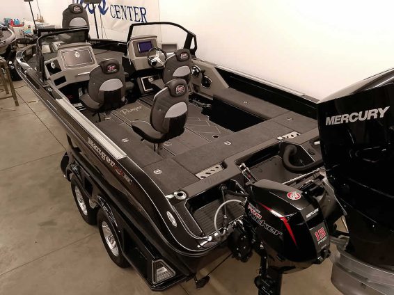 2026 Ranger 622FS Blackout - Mercury 400 Verado Four Stroke