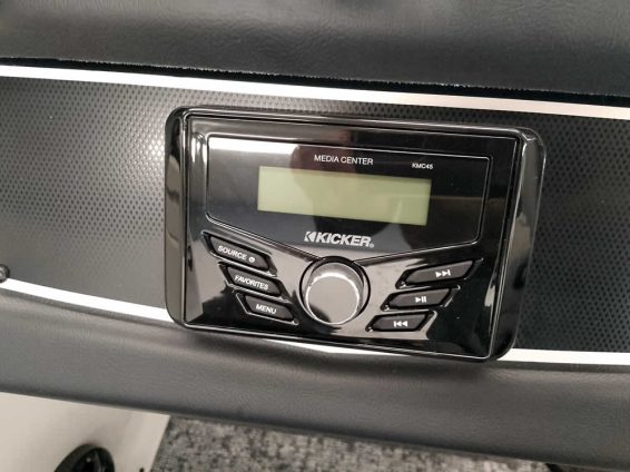 2026-Ranger-VX1888-WT-Mercury-200-4S-wht-21