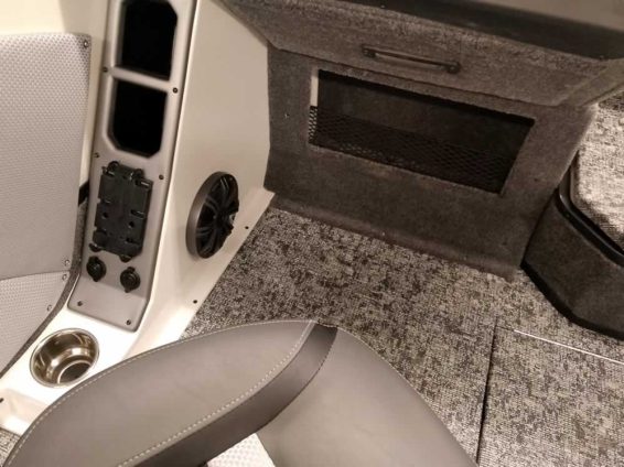 2026-Ranger-VX1888-WT-Mercury-200-4S-wht-22