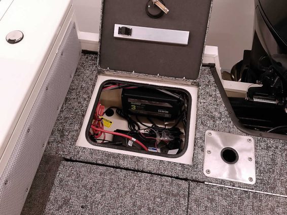 2026-Ranger-VX1888-WT-Mercury-200-4S-wht-37