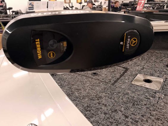 2026-Ranger-VX1888-WT-Mercury-200-4S-wht-6