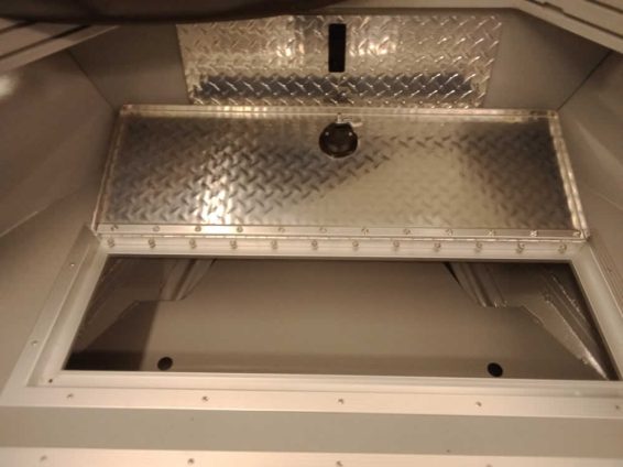 2026-Smoker-Craft-Phantom-20-OS-Mercury-200-XS4S-blk-11