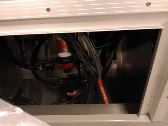 2026-Smoker-Craft-Phantom-20-OS-Mercury-200-XS4S-blk-30