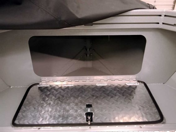 2026-Smoker-Craft-Phantom-20-OS-Mercury-200-XS4S-blk-8