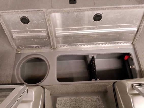 2013-Tracker-ProGuide-V16-Mercury-115-4S-14