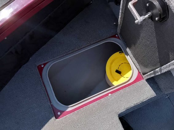 2018-Tracker-Targa-V18-WT-Mercury-150-4S-14