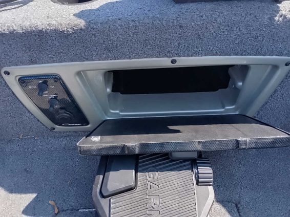 2018-Tracker-Targa-V18-WT-Mercury-150-4S-20