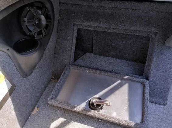 2018-Tracker-Targa-V18-WT-Mercury-150-4S-25