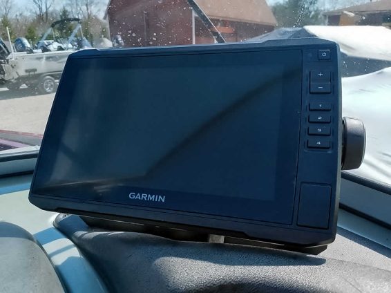 2018-Tracker-Targa-V18-WT-Mercury-150-4S-29