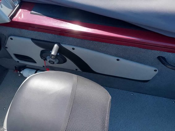 2018-Tracker-Targa-V18-WT-Mercury-150-4S-34