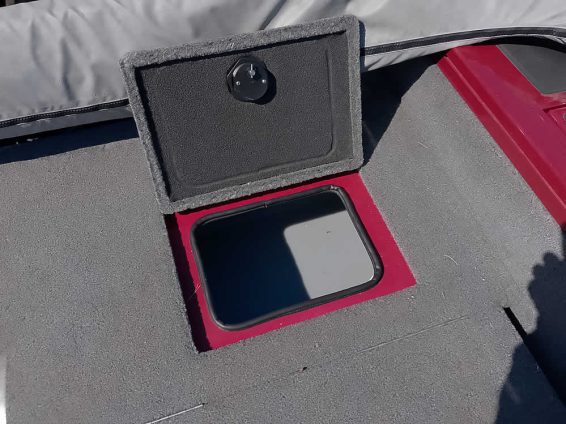 2018-Tracker-Targa-V18-WT-Mercury-150-4S-39