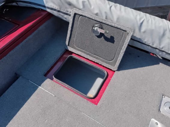 2018-Tracker-Targa-V18-WT-Mercury-150-4S-40