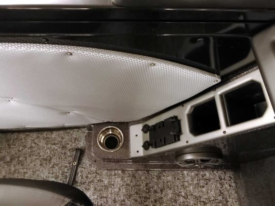 2026-Ranger-VX1988-WT-Mercury-200-XS4S-15