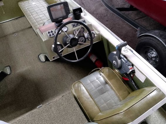 1978-Bomber-Hornet-2009-Evinrude-90-2S-25