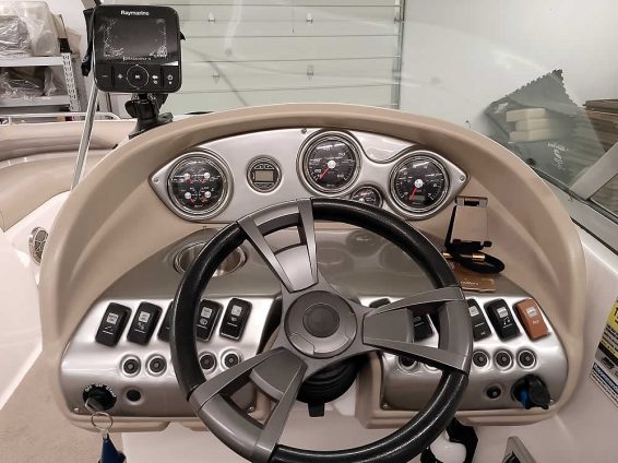 2015-Hurricane-217-Sundeck-Volvo-57GXi-IO-25