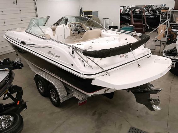 2015 Hurricane 217 Sun Deck - Volvo 5.7 GXi IO