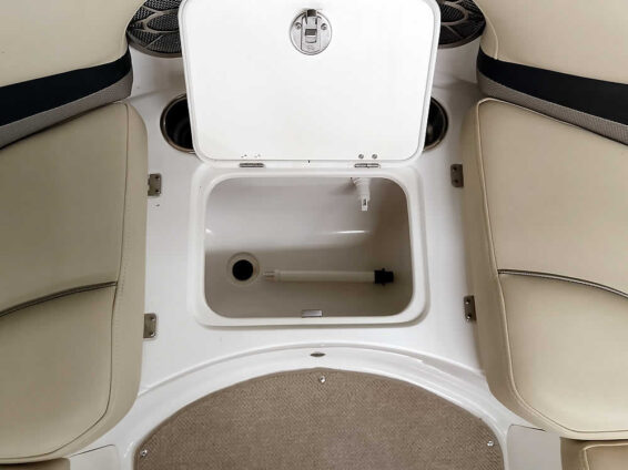 2015-Hurricane-202-SunDeck-Sport-Mercruiser-43L-15