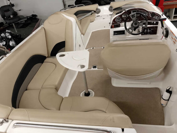 2015 Hurricane 202 Sun Deck Sport - Mercruiser 4.3L I/O