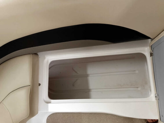2015-Hurricane-202-SunDeck-Sport-Mercruiser-43L-24