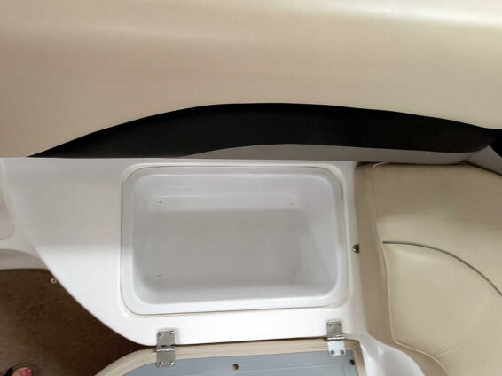 2015-Hurricane-202-SunDeck-Sport-Mercruiser-43L-25